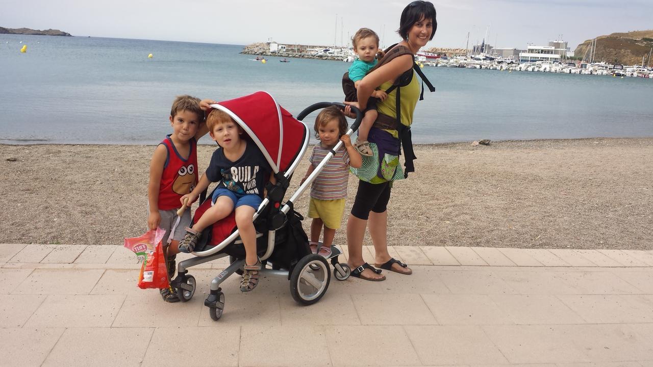Alberg Costa Brava Llança Eksteriør bilde